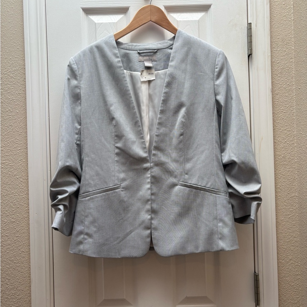 H&M Gray Blazer with Crew Neckline and Ruched Sleeves - Picture 3 of 5